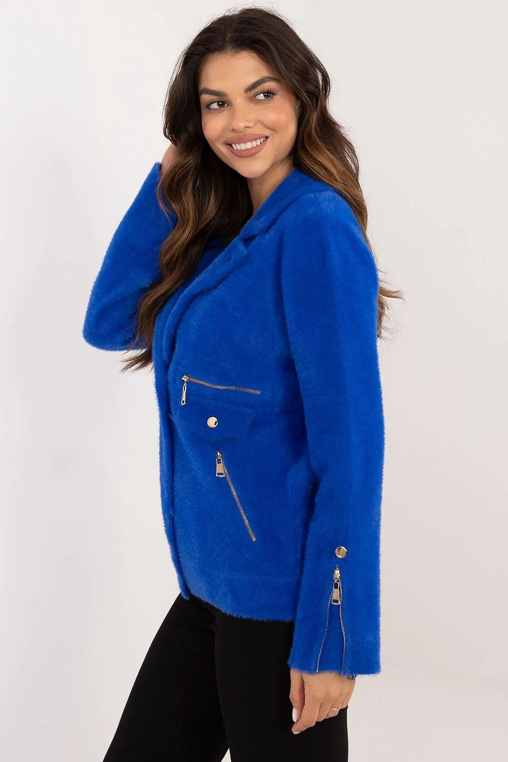 Veste pour femme chic et décontractée bleu cobalt boutons dorés tissu pelucheux manches longues coupe droite style moderne
