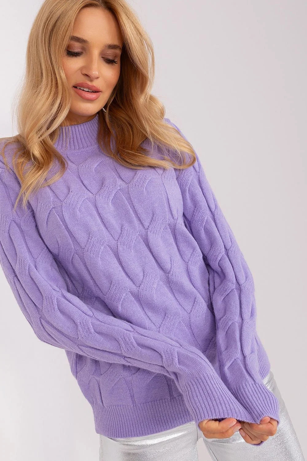 Pull maille torsadée couleur lilas femmes manches longues col rond poignets côtelés coupe décontractée