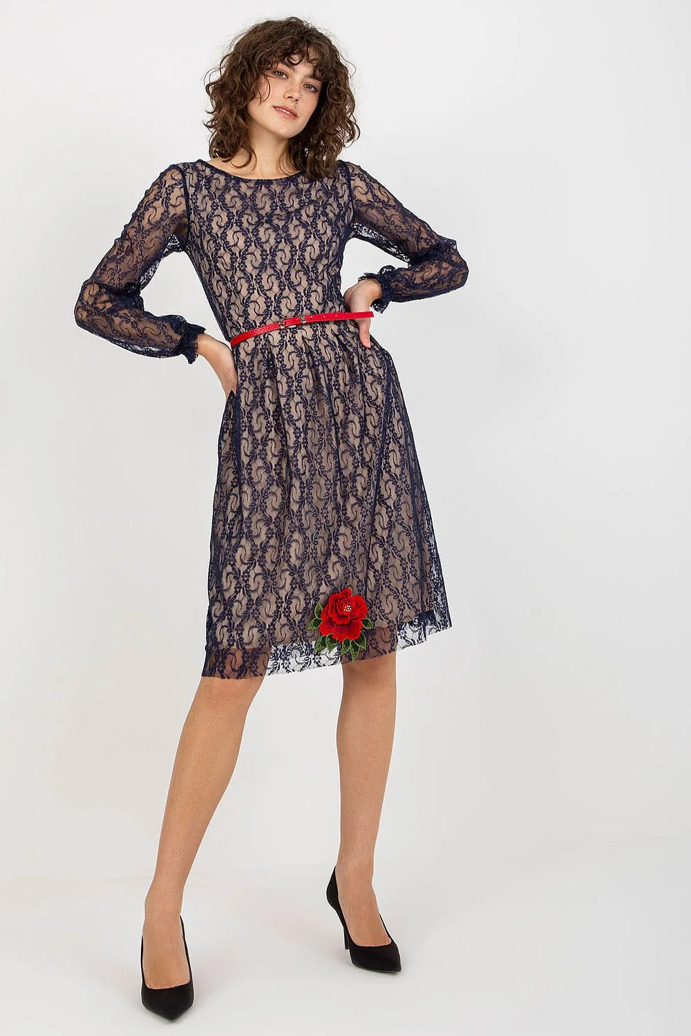 Robe de soirée élégante longue manches longues dentelle bleu marine ceinture rouge fleur brodée femme