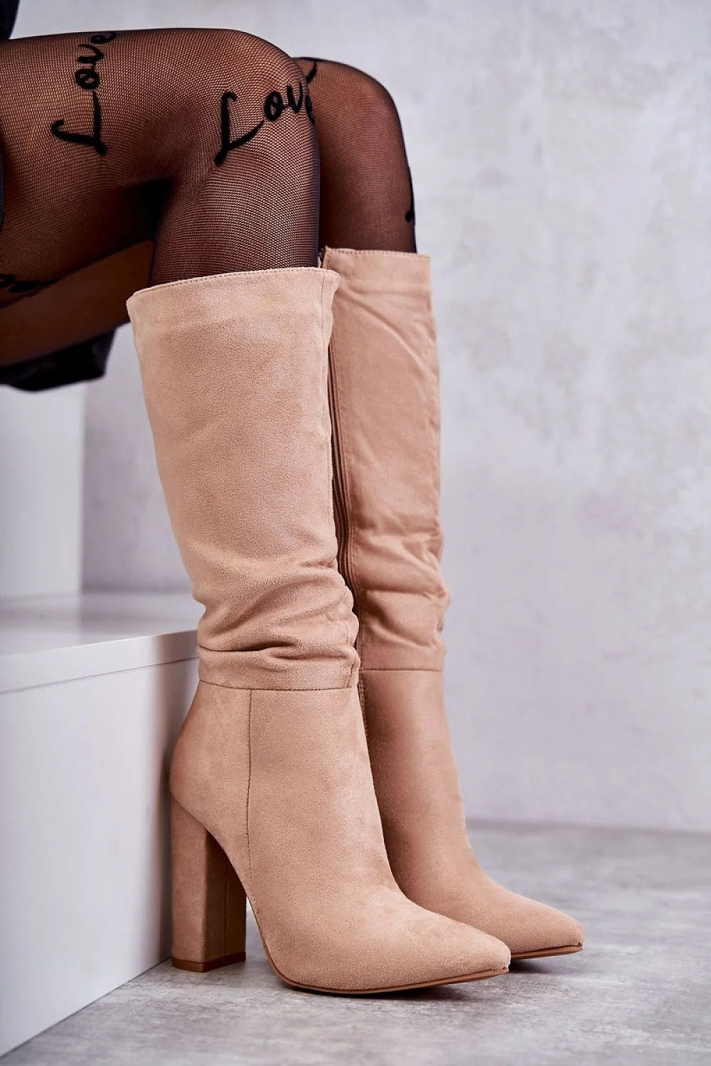 Bottes à talons stiletto en cuir suédé noir, design élégant, taille ajustable, cuisse, style classique, occasion多种, femmes, mode, accessoires