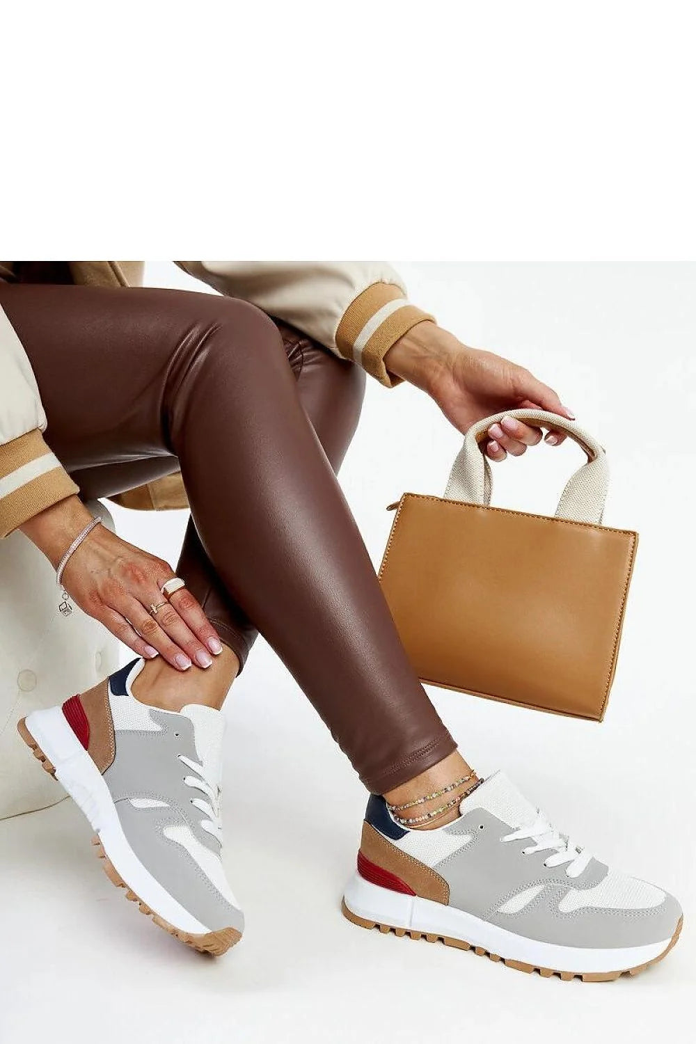 Baskets pour femmes modernes polyvalentes design basse couleur multicolore confortable lacets blancs cuir synthétique maille