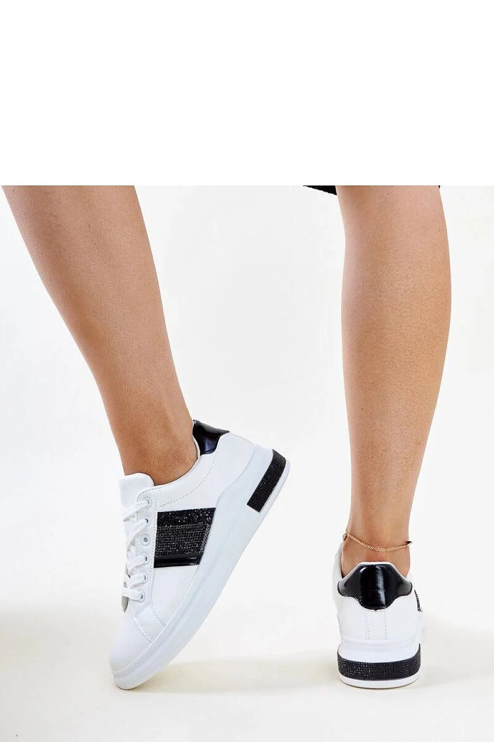 sneakers Solea basses blanches accents noirs strass semelle épaisse amortissante cuir similicuir confortable féminines polyvalentes casual chic urbaines élégantes