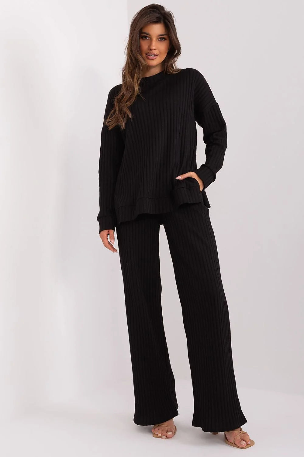 Ensemble Lakerta pour femme pull et pantalon matière coton style élégant coupe ample couleur noire haute qualité