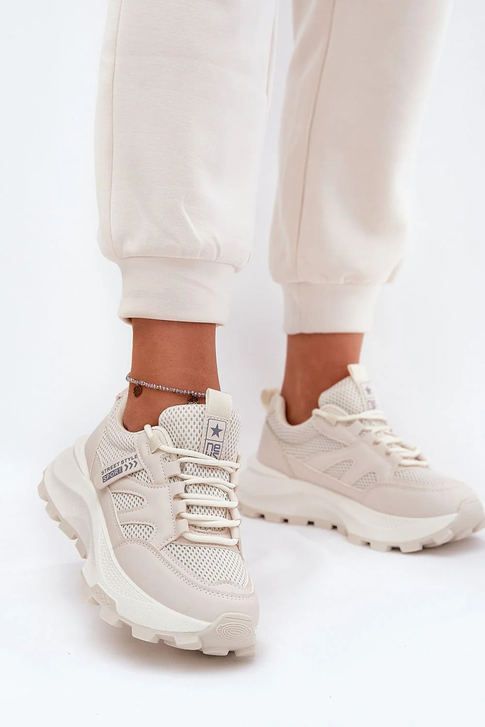Chaussures de sport pour femmes Step in style, design moderne, cuir artificiel, semelle massive, confort, style urbain, basket, look élégant, beige clair, mesh, lacets ronds, amorti optimal, occasion quotidienne
