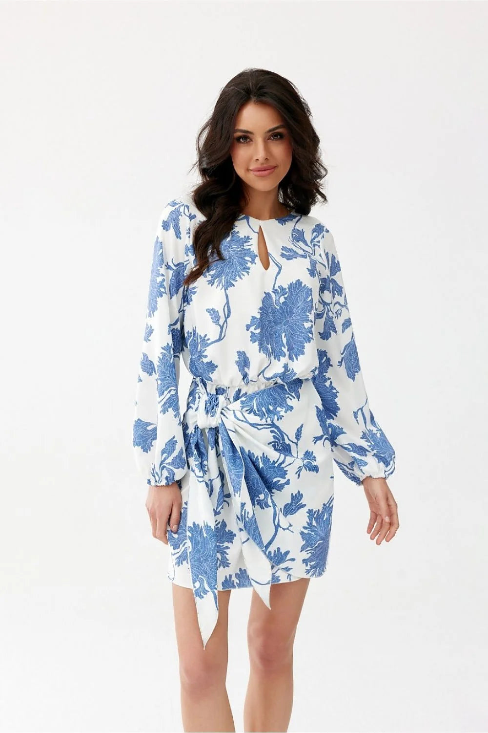 Robe de jour Roco Fashion motif floral bleu tissu fluide manches longues encolure goutte d'eau ceinture intégrée femmes