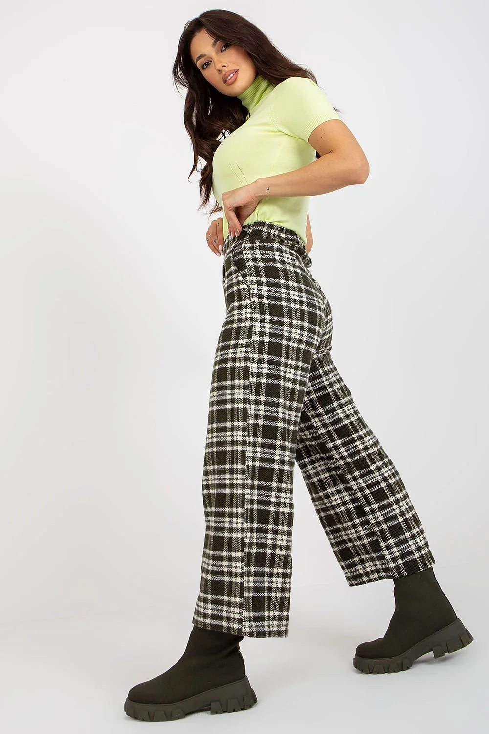 Pantalon femme Lakerta en laine 100% carreaux noir et blanc haute taille large coupe style classique occasion décontractée et professionnelle