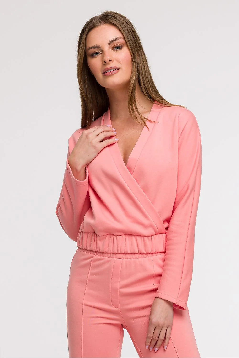 Ensemble femme cache-coeur et pantalon rose saumon doux style casual élégant matériau confortable occasion décontractée sortie printemps été