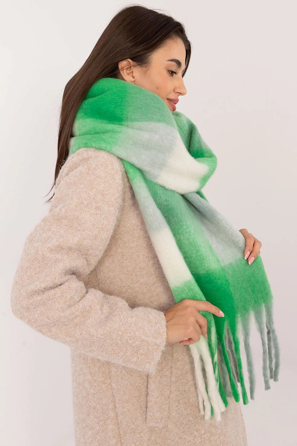 Écharpe en laine douce large à franges motifs colorés verts gris blanc pour femmes hiver élégance versatile