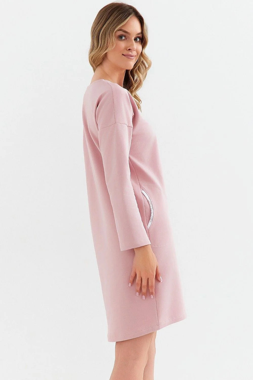 Robe de chambre féminine en coton chaud brossé manches longues encolure décorative robe de maison douce et confortable pour femmes