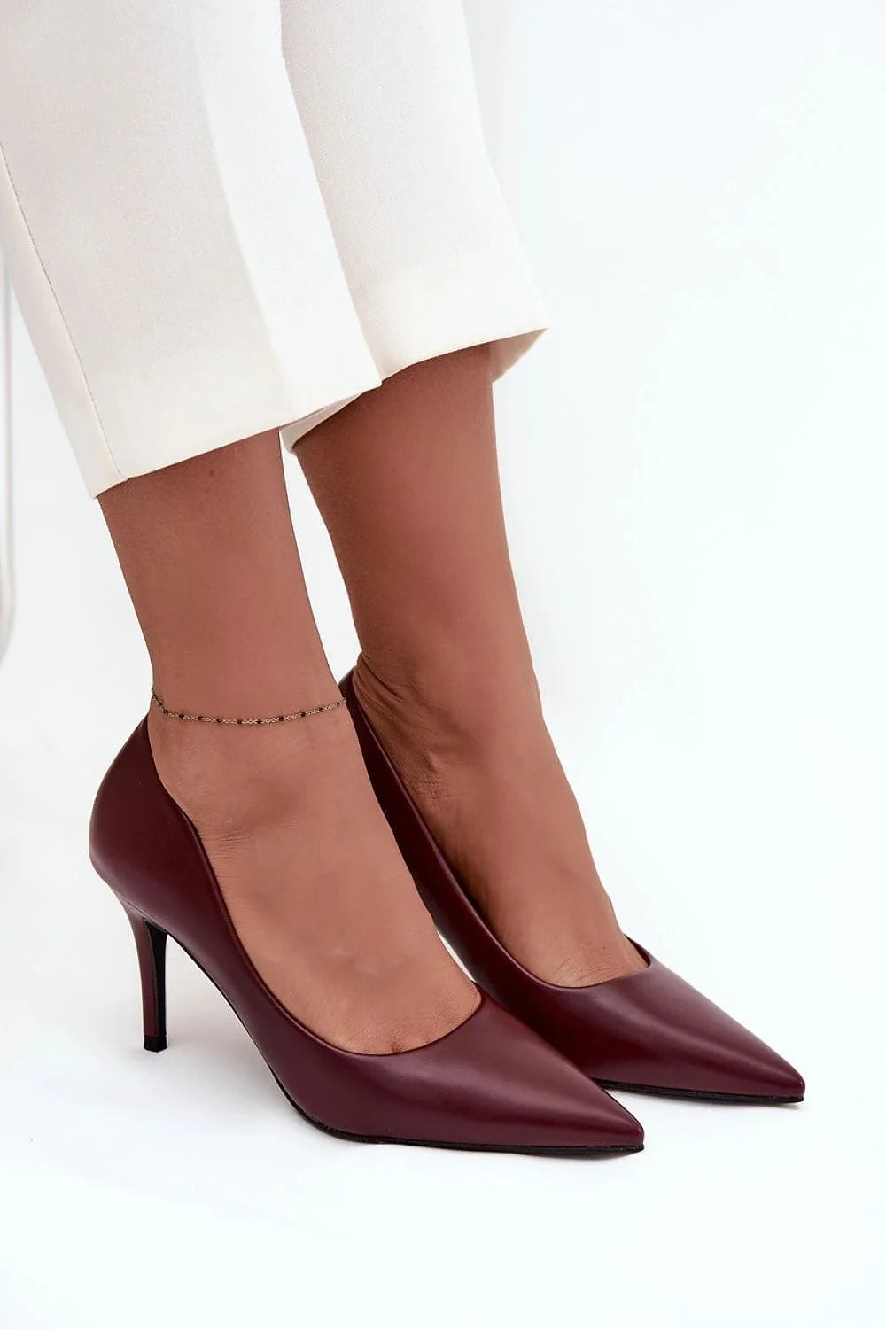 escarpins femme talon aiguille mihaut similicuir lisse bordeaux profond bout pointu silhouette élancée semelle fine chic intemporel polyvalent