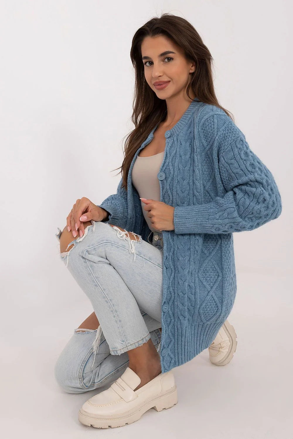 Cardigan femme style classique bleu doux manches longues torsadé boutons en bois coupe ample