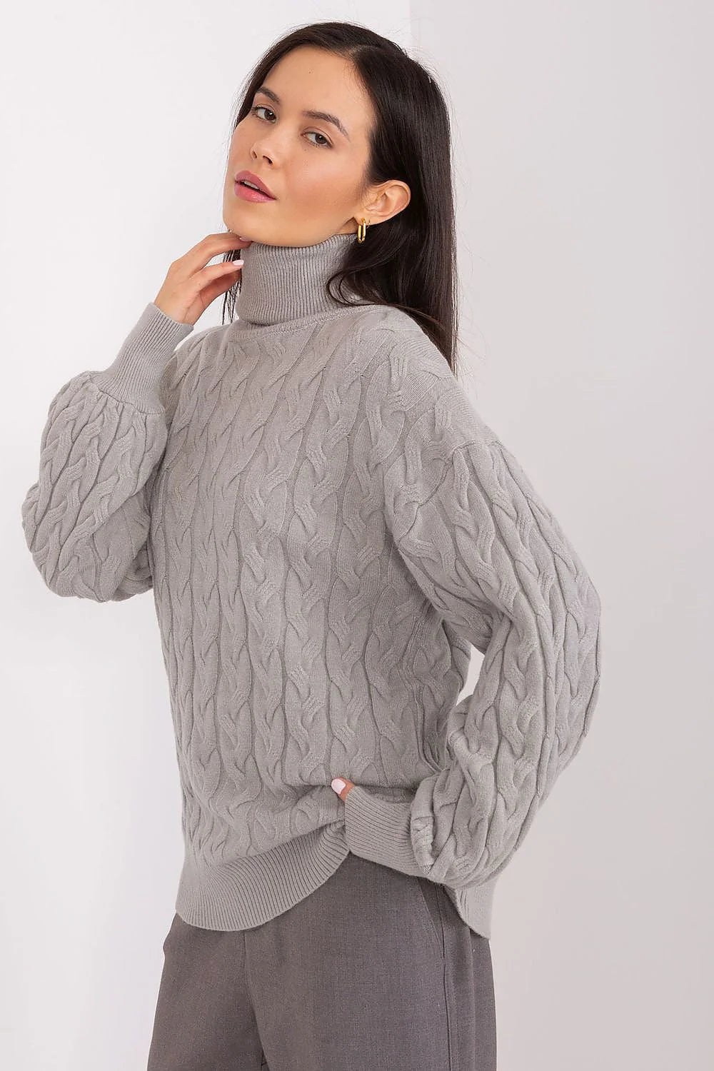 Pull col roulé femme motif torsadé tricot irlandais manches longues finitions côtelées gris clair