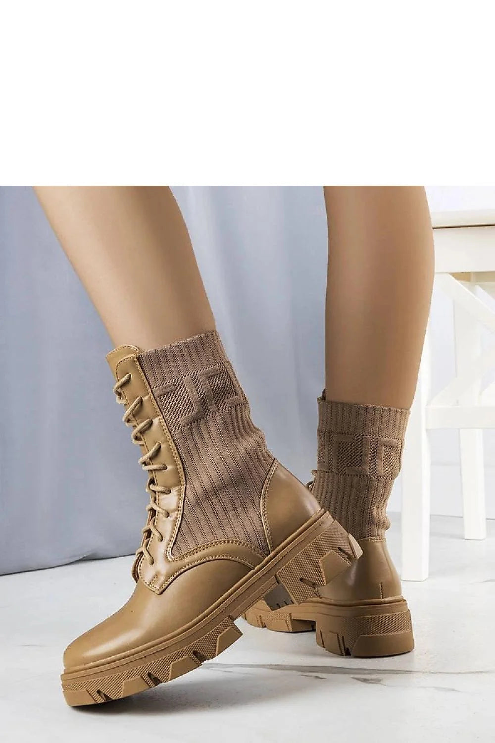bottines femme montantes beige camel militaire urbaine robustes confortables maille extensible similicuir lisse semelle épaisse crantée antidérapante talon bloc bout