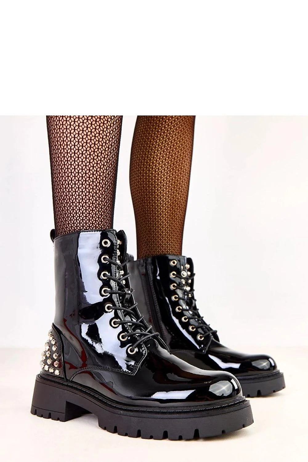 bottines vernies noires femme cheville hauteur 16cm talon 55mm plateforme crantée clous strass cuir écologique zippées lacées doublure chaude rock