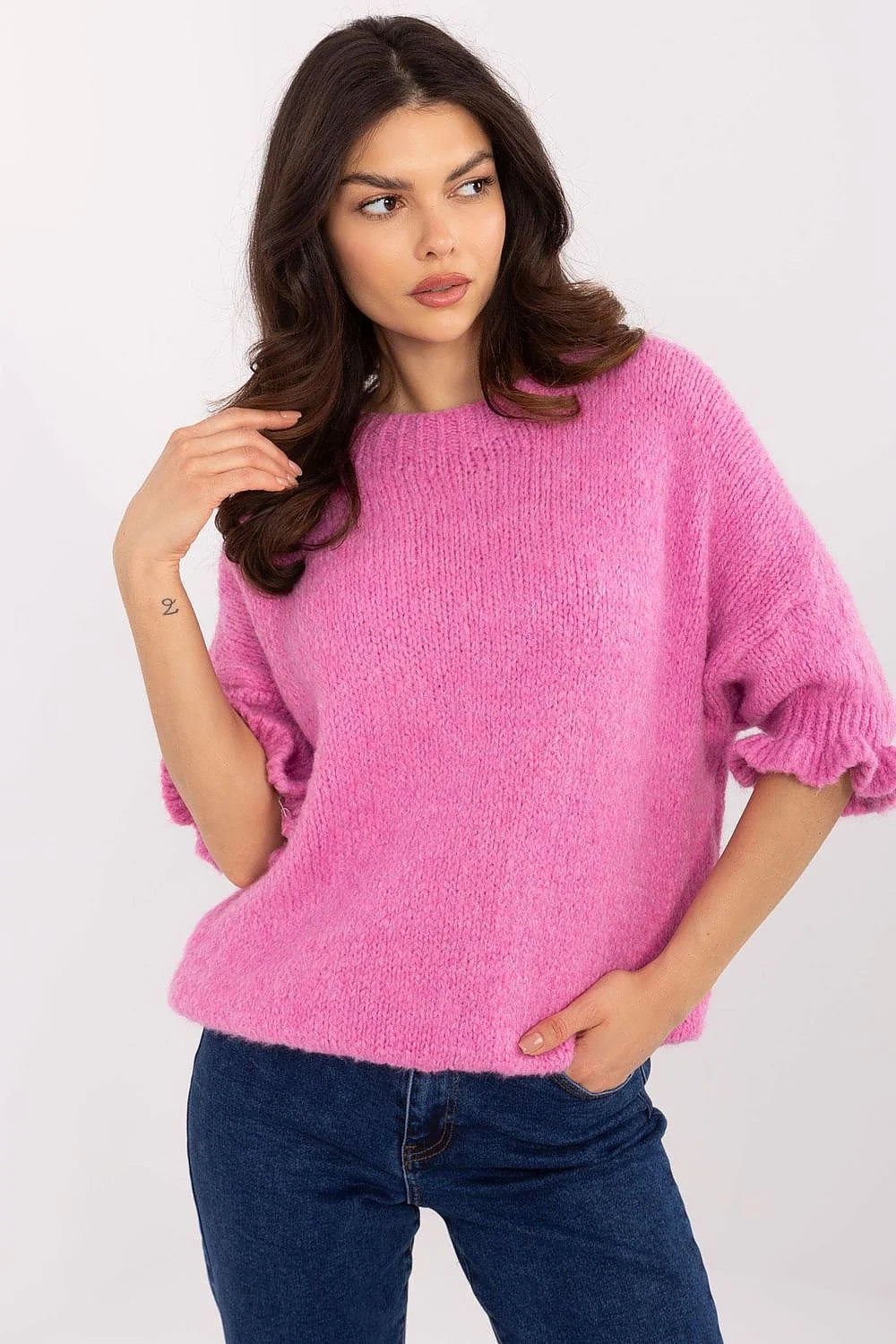 pull femme élégant moderne oversize coupe ample manches troisquarts bouffantes froncées col rond maille épaisse pelucheuse rose fuchsia cosy