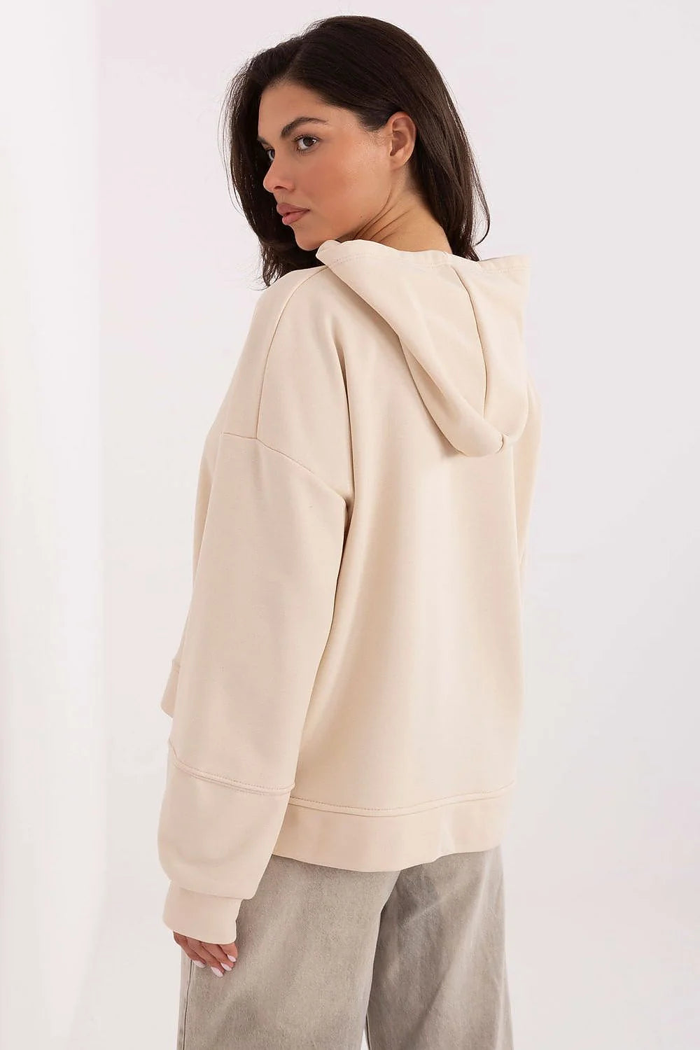 sweatshirt femme oversize beige crème molleton coton polyester manches longues capuche épaules tombantes appliqué chenille marron broderie confortable