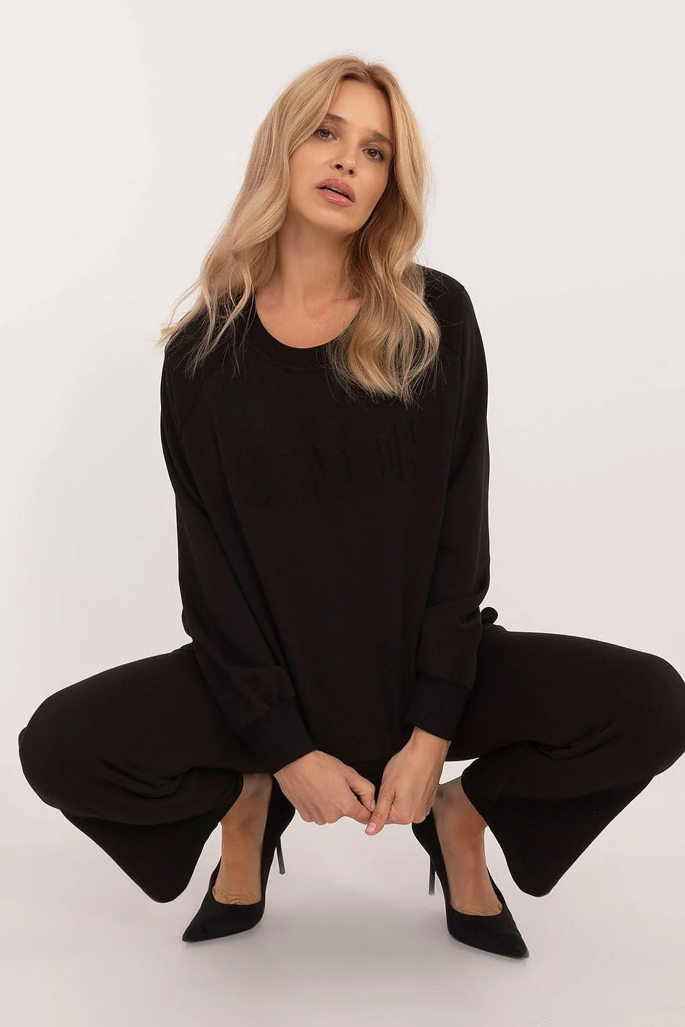 Ensemble casual femme sweatshirt amples pantalons droits coton polyester noir style moderne confort durable