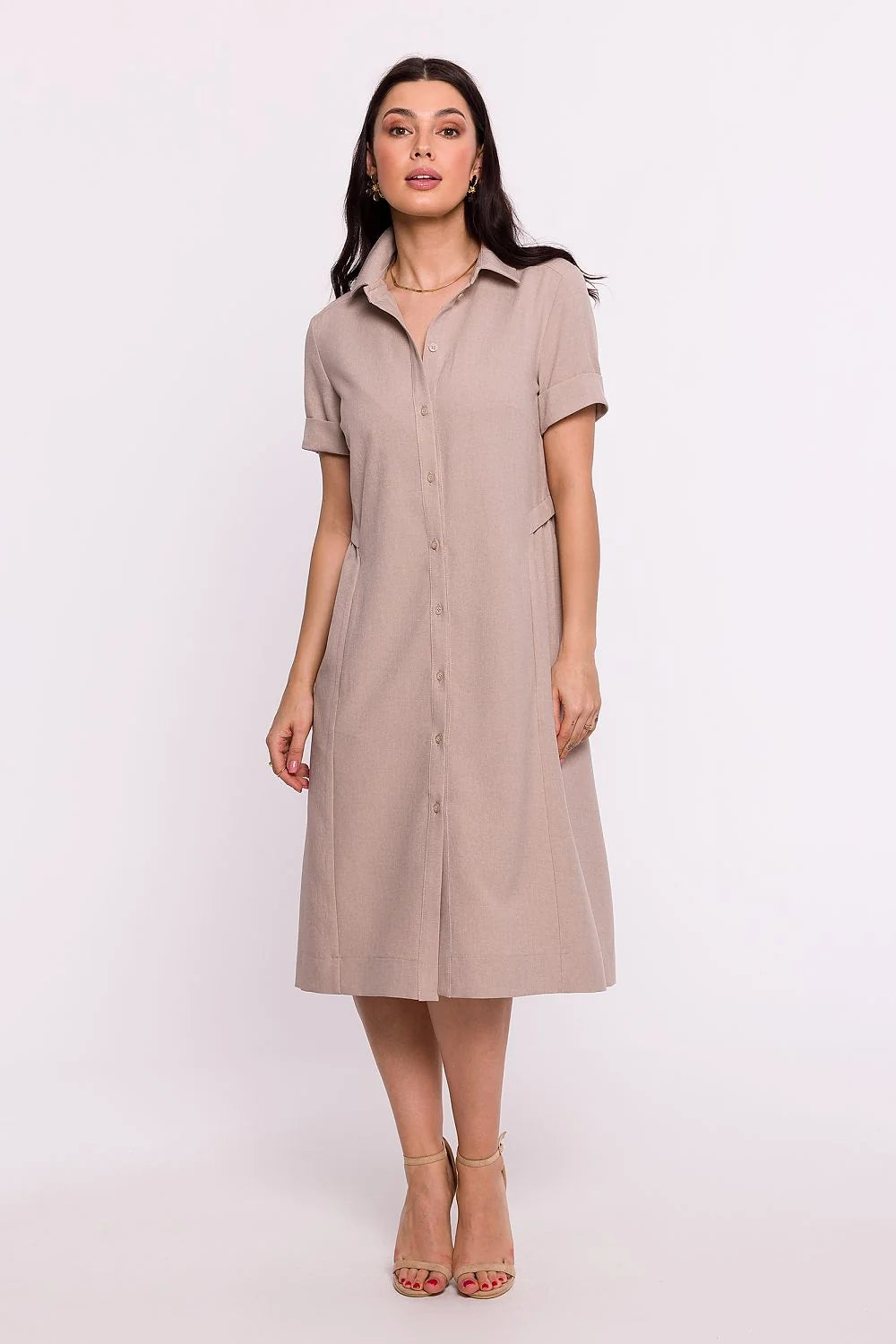 robe chemise midi beige taupe coupe droite manches courtes col classique boutons ton poches latérales tissu léger fluide