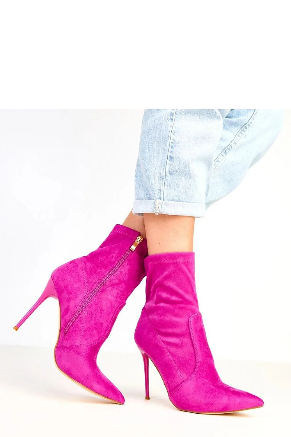 bottines femme fuchsia suédine bout pointu talon aiguilles onze centimètres tige mi mollet fermeture éclair latérale dorée