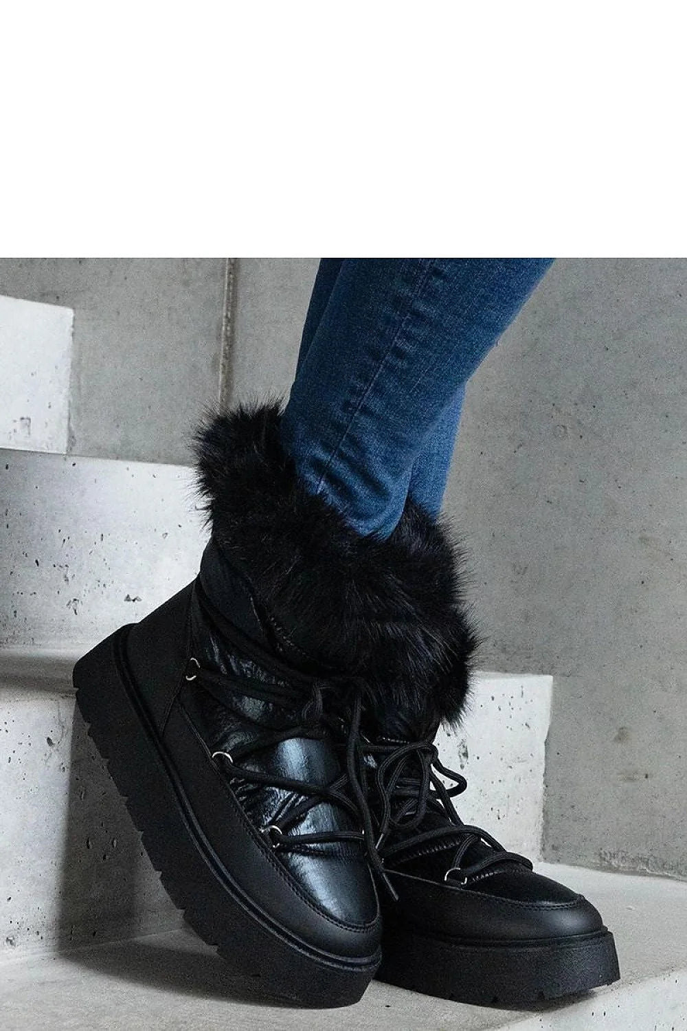 Bottes de neige pour femmes style urbain design moderne doublure fourrure noire hautes cheville mi-mollet lacets métal