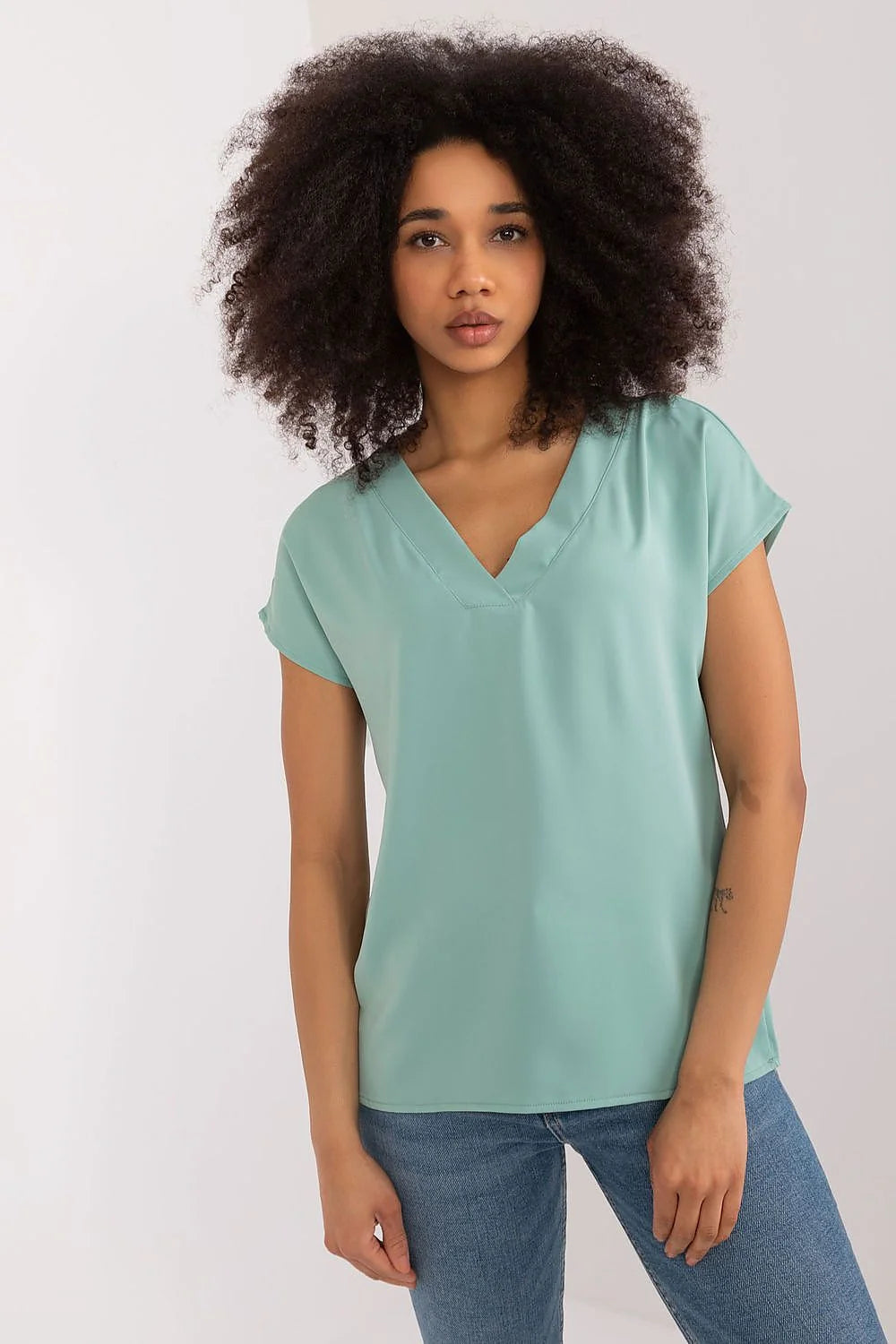 Chemisier BFG féminin décontracté élégant en vert menthe coupe droite manches courtes col en V en polyester lisse confortable