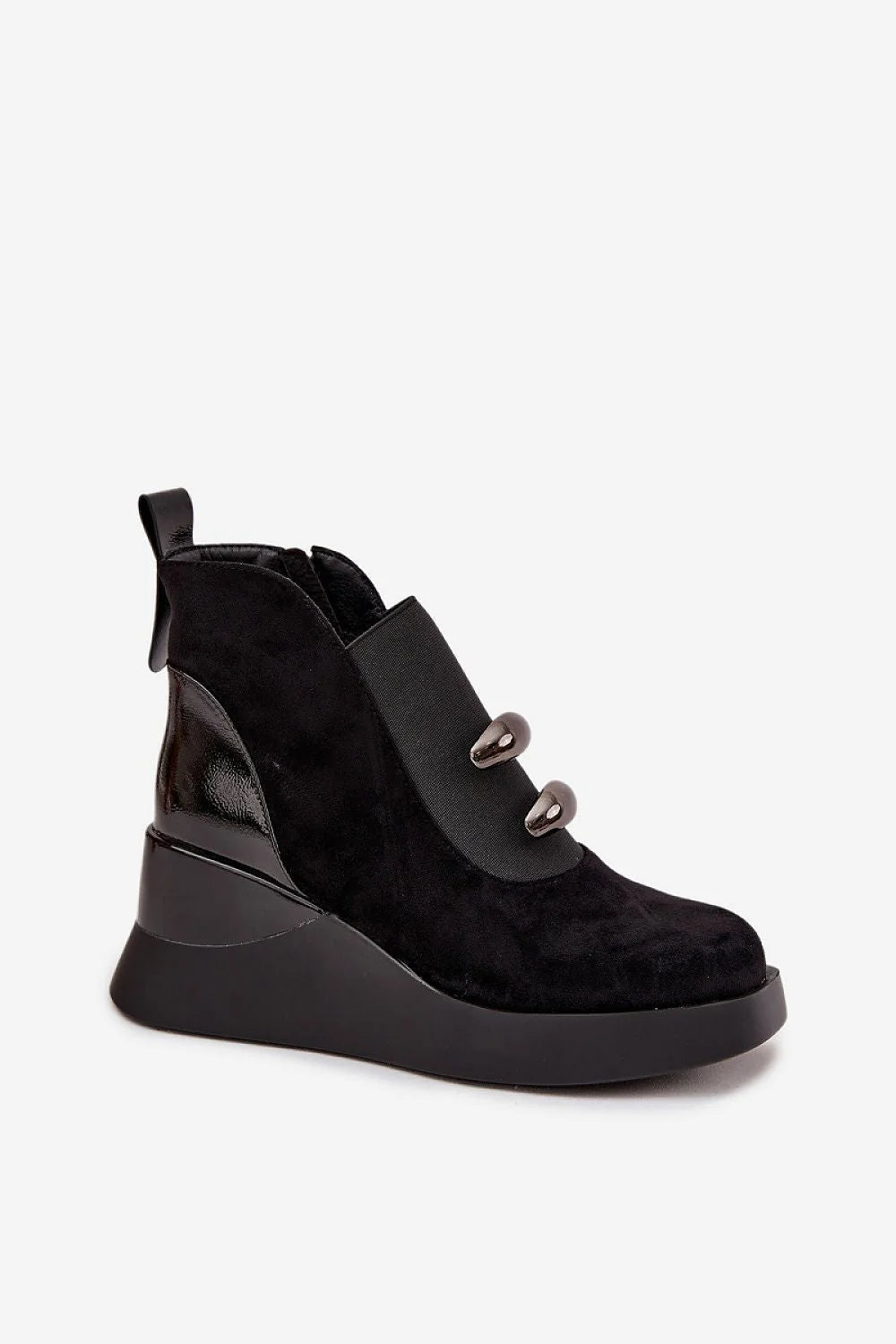bottines femme faux daim noir plateforme talon compensé empiècements élastiques boutons métalliques fermeture latérale contrefort verni semelle antidérapante confortable urbaine