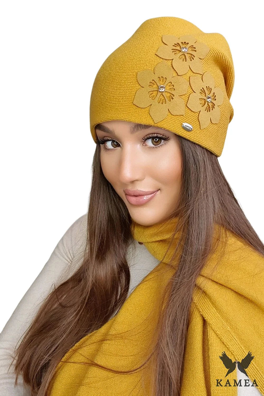 Bonnet Kamea mode hiver femme écharpe assortie matelassé couleur miel style élégant ajustable qualité Polonaise