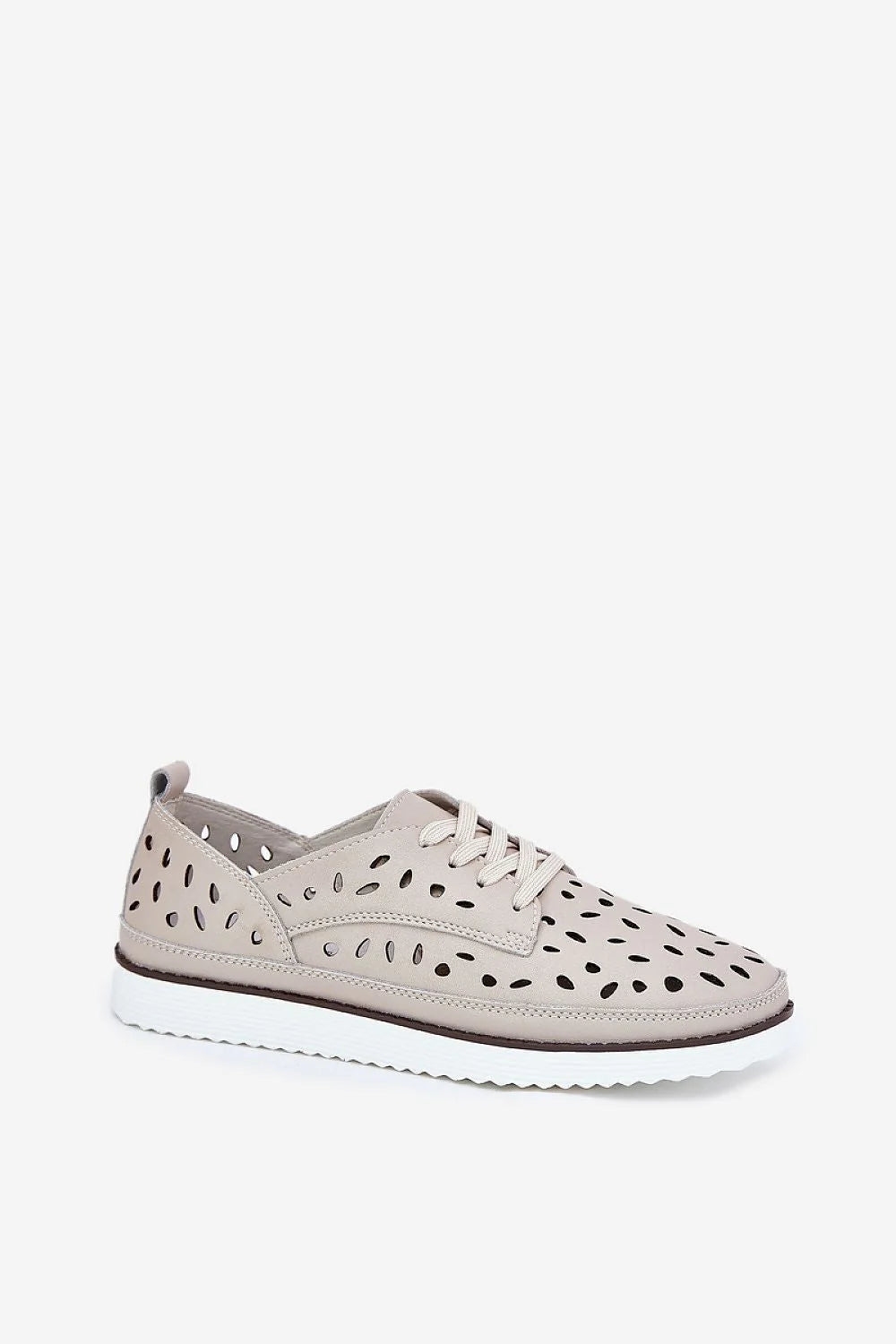 chaussures basses femme cuir naturel beige minimaliste décontractées élégantes perforées gouttelettes lacets larges semelles blanches plateforme antidérapantes respirantes confortables maintien