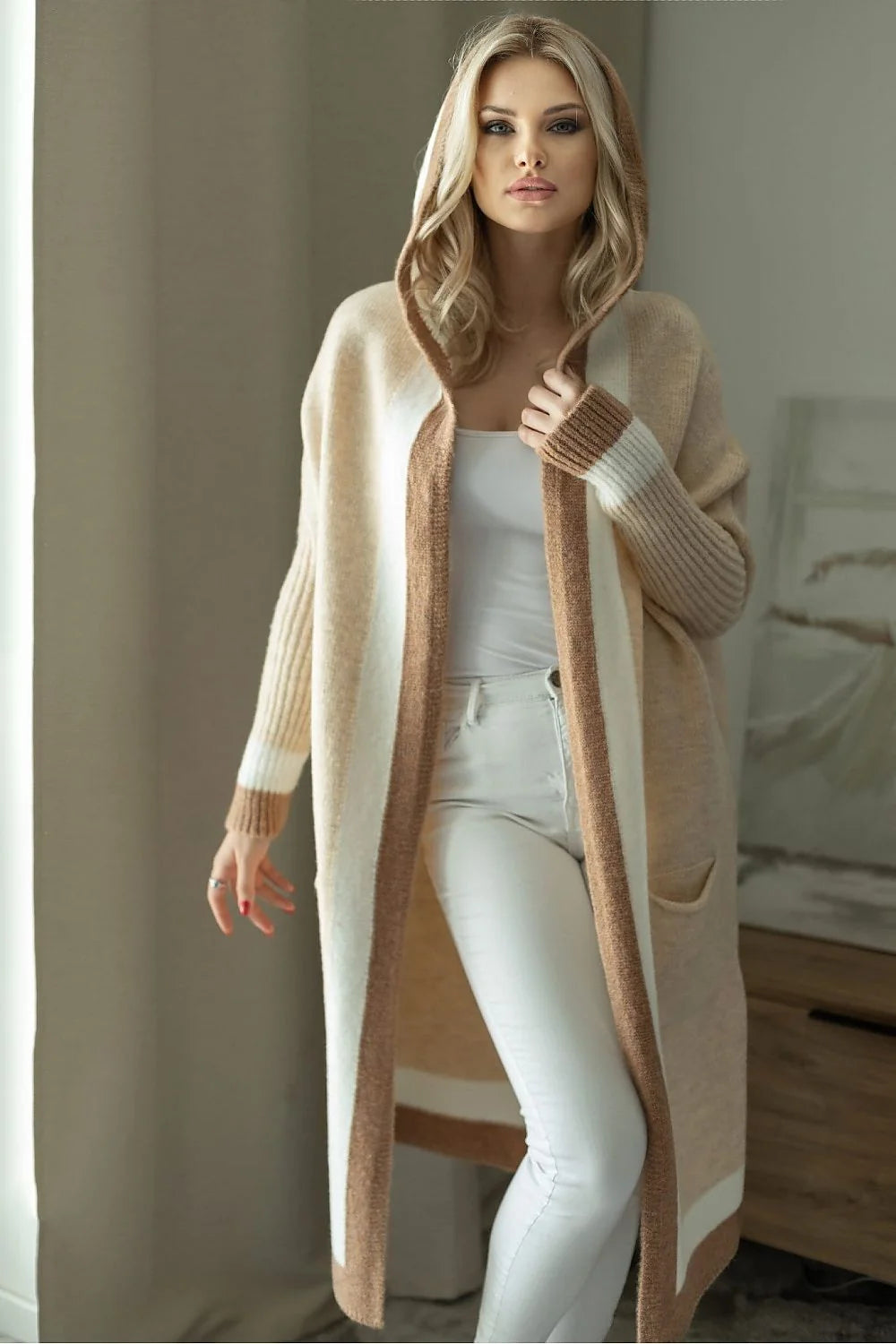 Cardigan Pee Ka Boo pour femme, longue, ample, manches longues, capuche, tricot doux, couleurs audacieuses, matières mixtes, style décontracté-chic