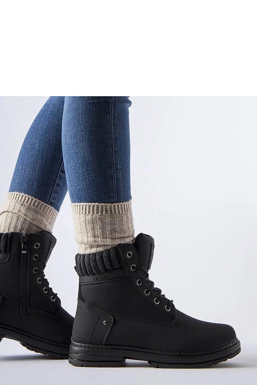 Bottines noires pour femmes design robuste moderne cuir synthétique fermeture éclair lacets confort froid urban style