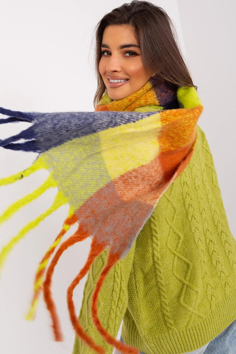 écharpe longue plaid colorée pompons oversize foulard carreaux mohair duveteux franges moelleuse chaude enveloppante multicolore tendance