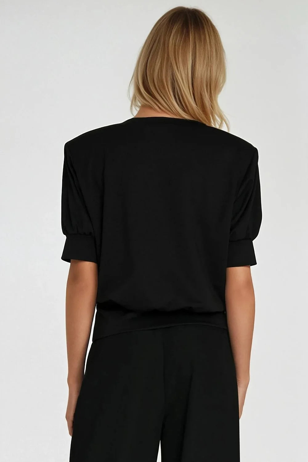 chemisier oversize col rond manches courtes plis poignet taille haute coupe ample casual chic noir maille