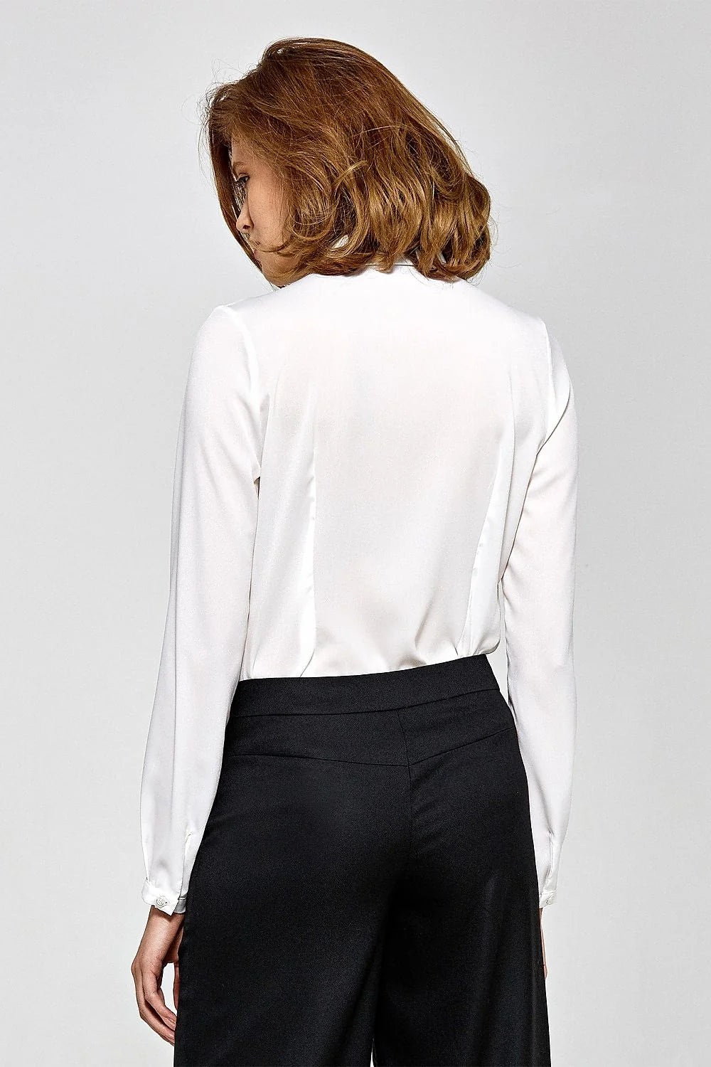 Chemise élégante pour femme longue manches longues col à pointe blanche coupe ajustée polyester elasthanne