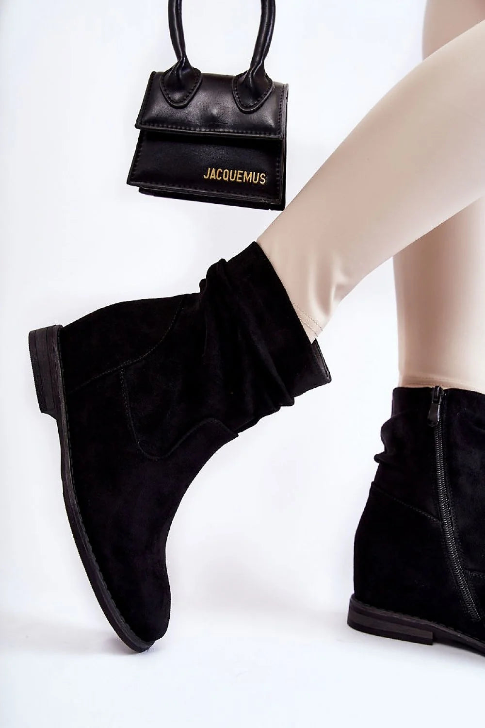 bottines cothurnes femme noires suédées écologiques talon caché rembourrés cheville zippées velours bout rond semelle compensée confortable minimaliste urbain polyvalent