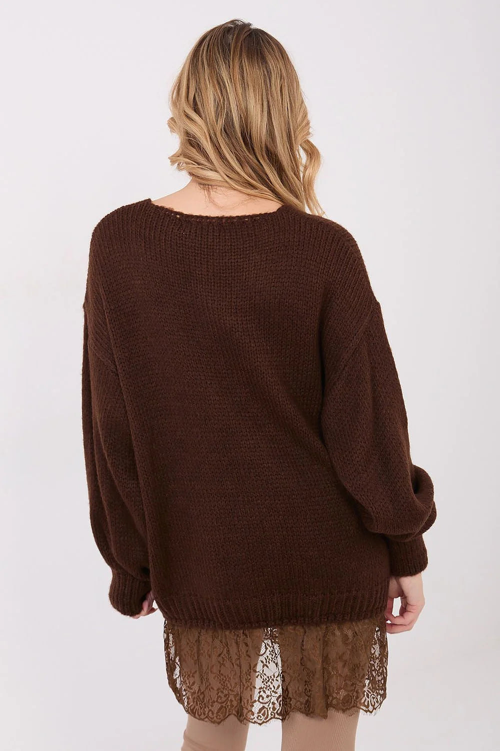 pull femme oversize tunique longue col V manches bouffantes dentelle bas tricot épais chocolat épaules tombantes finitions côtelées mohair doux