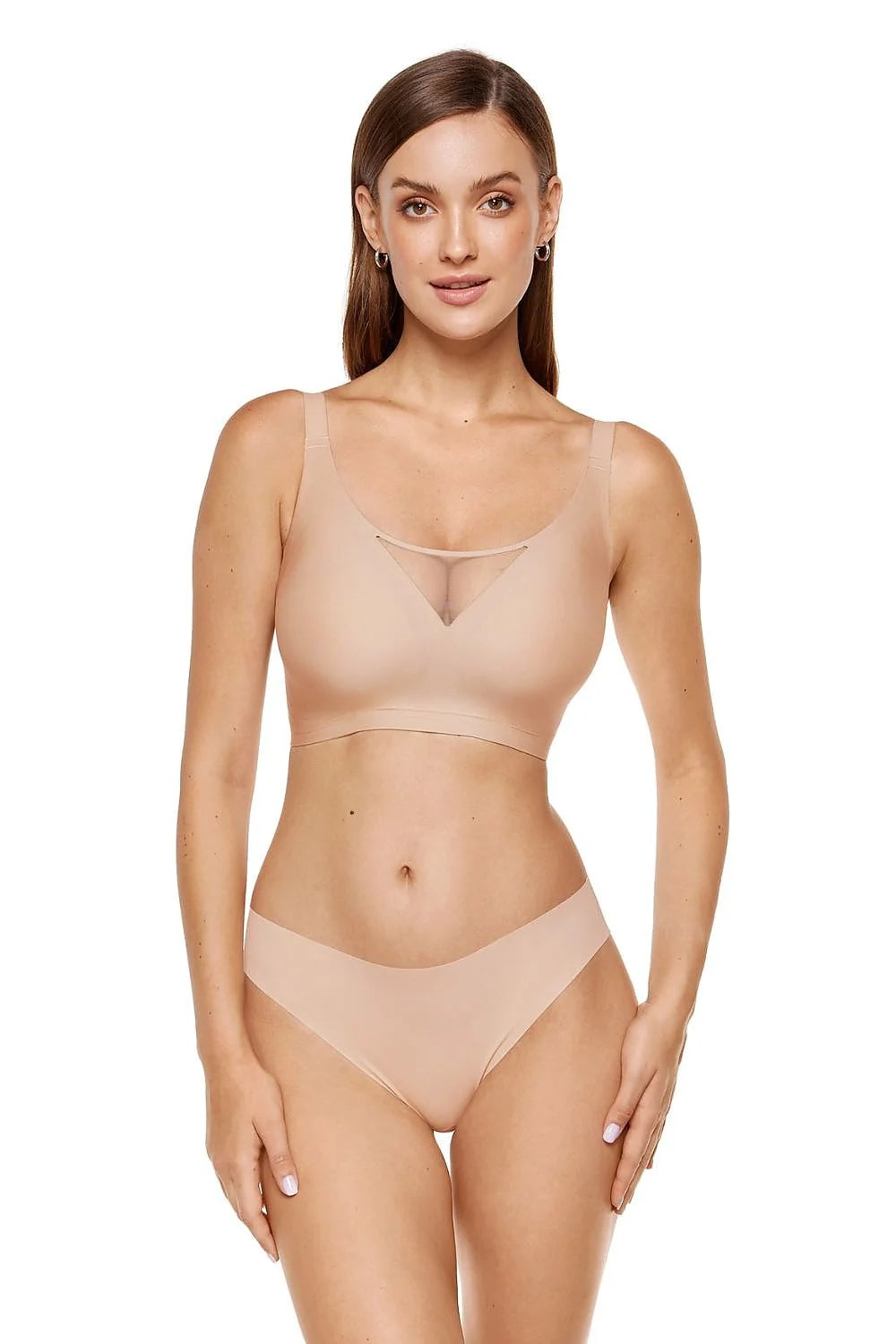 Misty bralette soutiengorge sans armatures invisible microfibre lisse beige seconde peau bretelles larges réglables coussinets amovibles maintien léger
