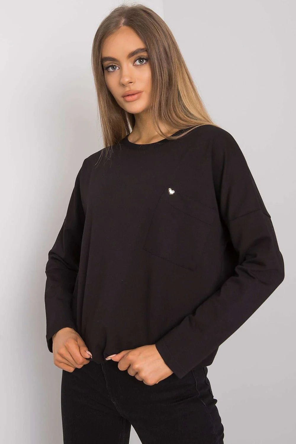 T-shirt femme coton noir manches longues décontracté chic élégant avec motif cœur poitrine