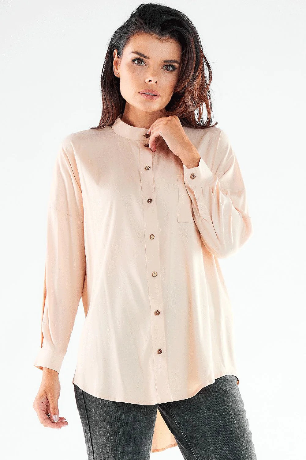 Chemise manche longue awama femme style classique élégance intemporelle coupe ample matières douces confort tailles variées