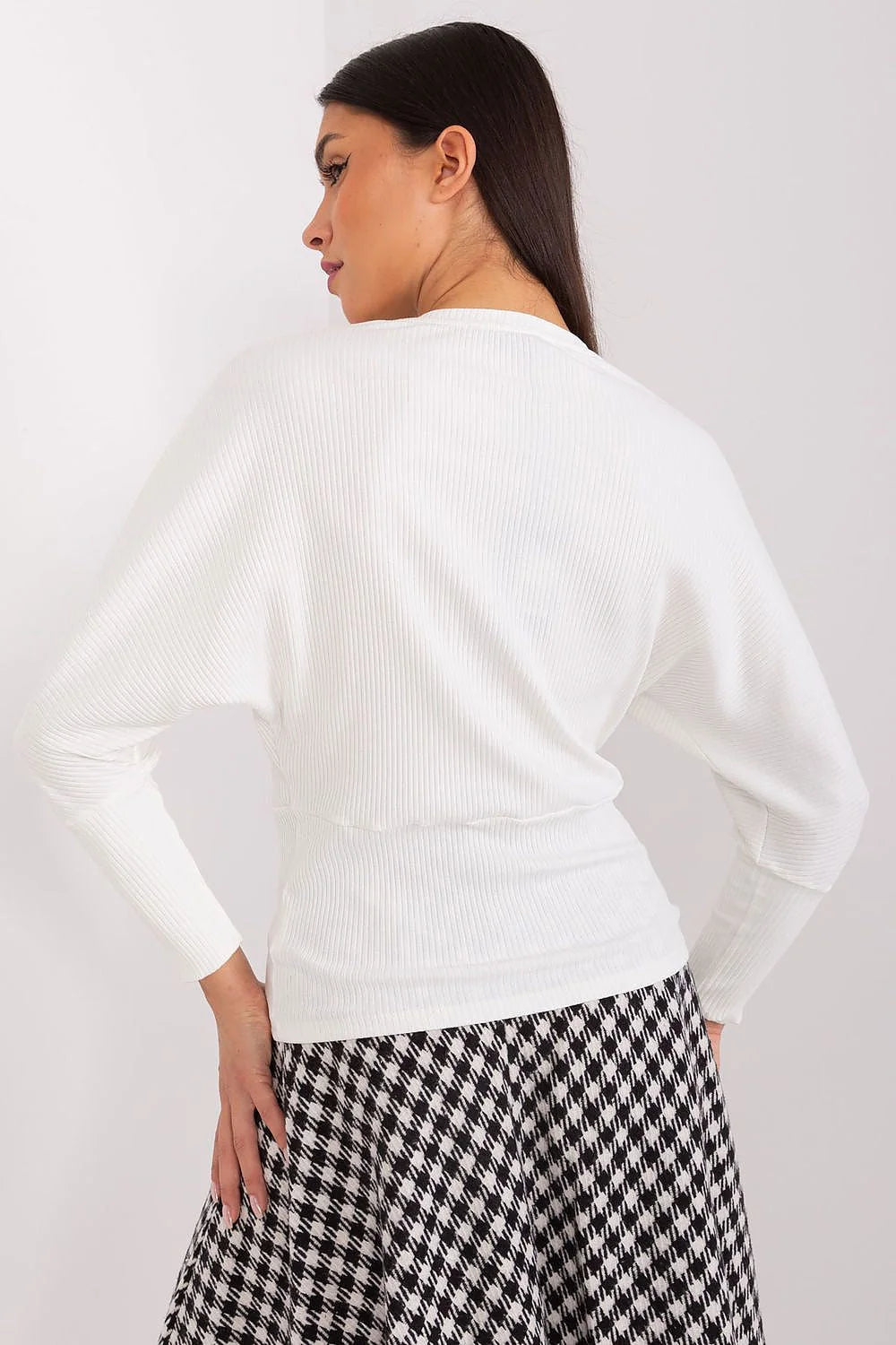 Chemisier BFG en tricot blanc femme coupe chauve-souris manches longues encolure ronde texture côtelée