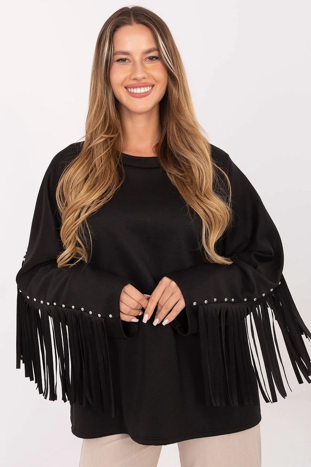 sweatshirt femme oversize noir manches larges évasées franges longues clous argentés dos coupe ample col rond maille douce bohème