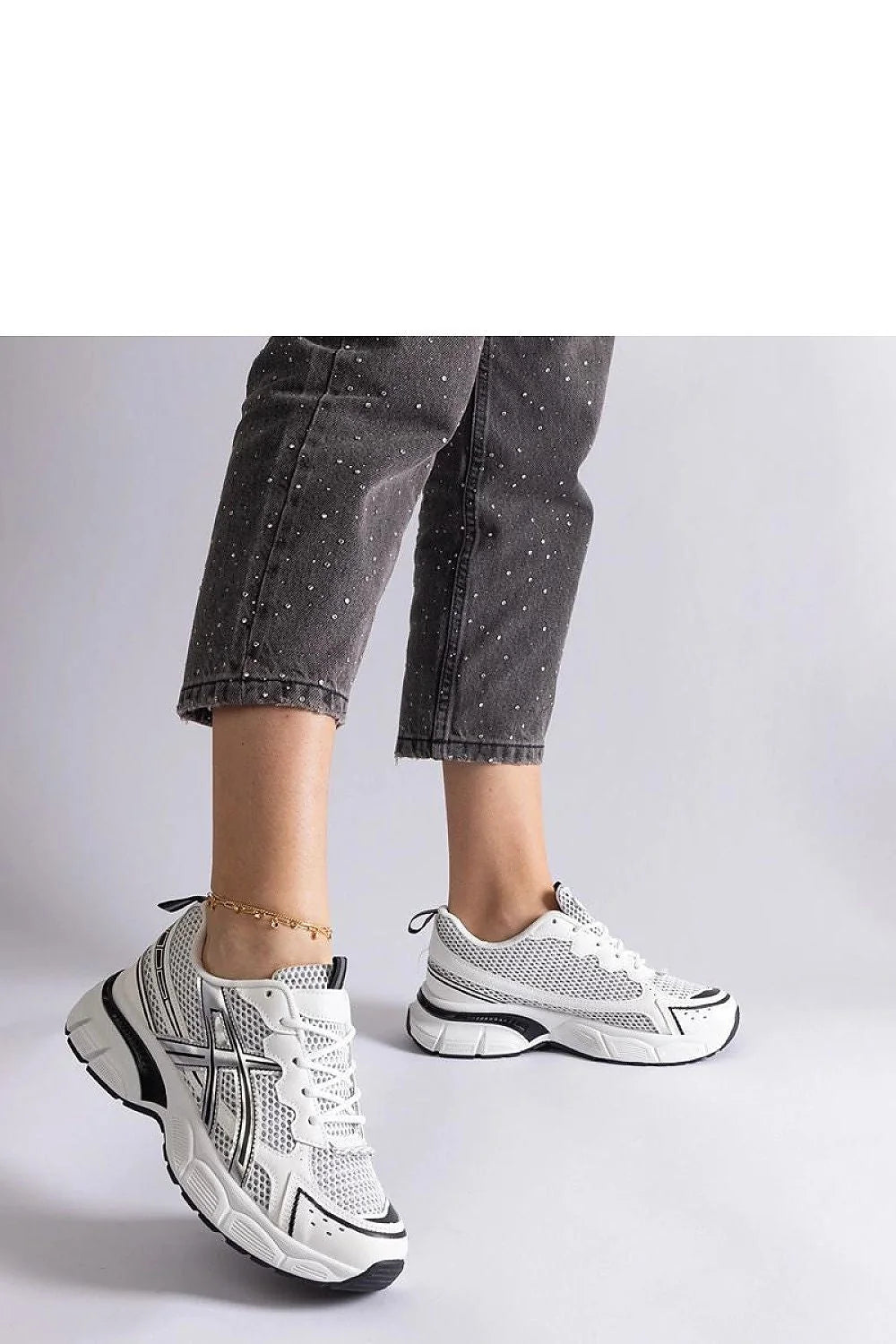 Baskets sportives pour femme design moderne blanc noir gris mesh caoutchouc basse activité quotidienne