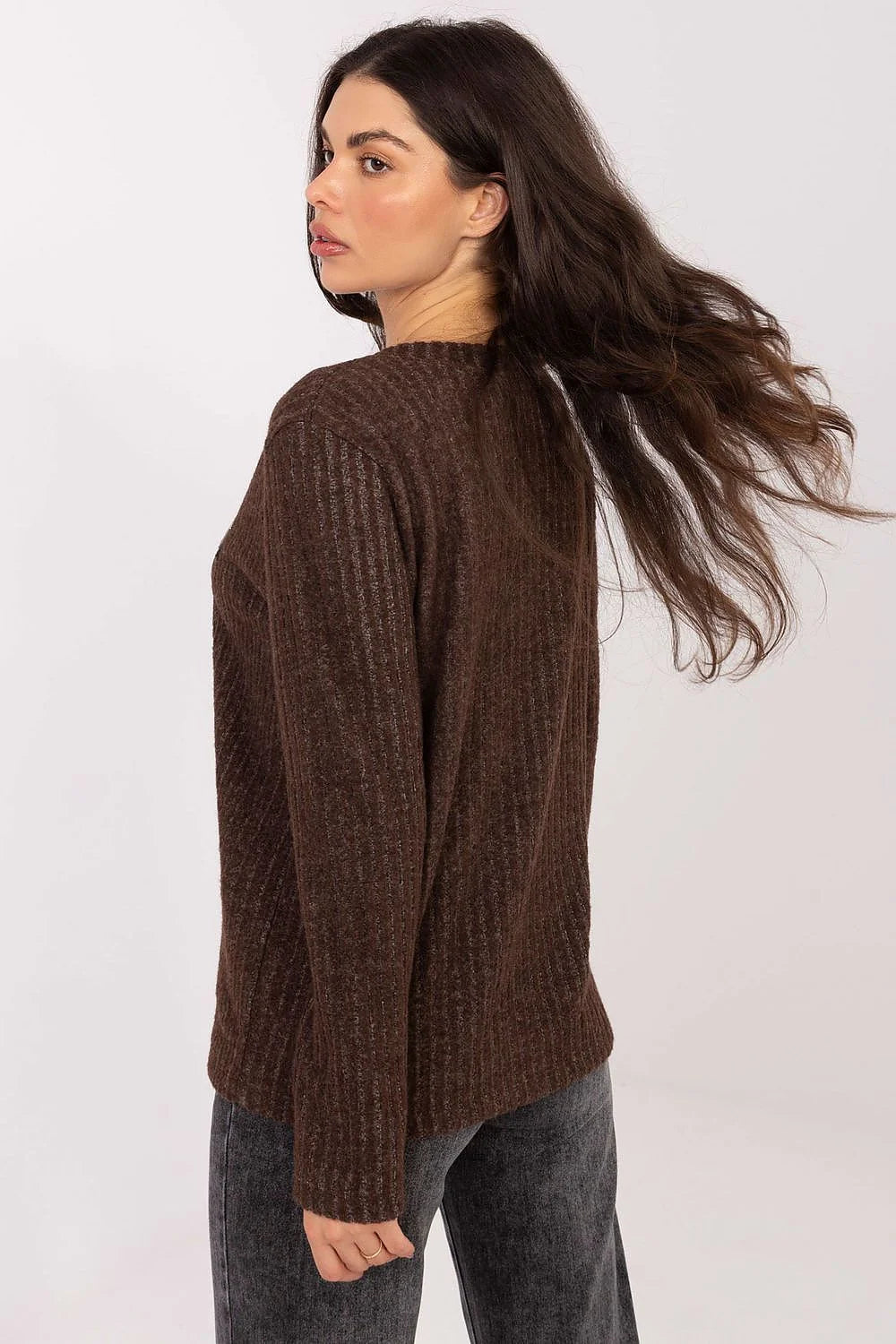 pull femme col V coton élasthanne côtelé marron chiné manches longues coupe droite texture brossée moelleuse ajusté logo poitrine polyvalent