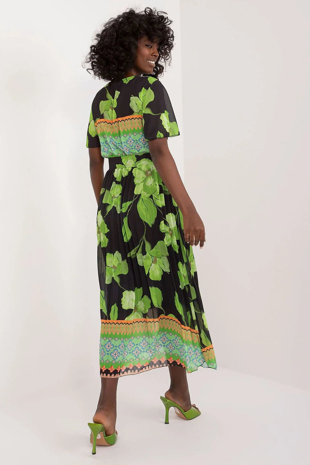 Robe été motif floral vert vif décolleté V manches courtes ceinture intégrée tissu léger femmes