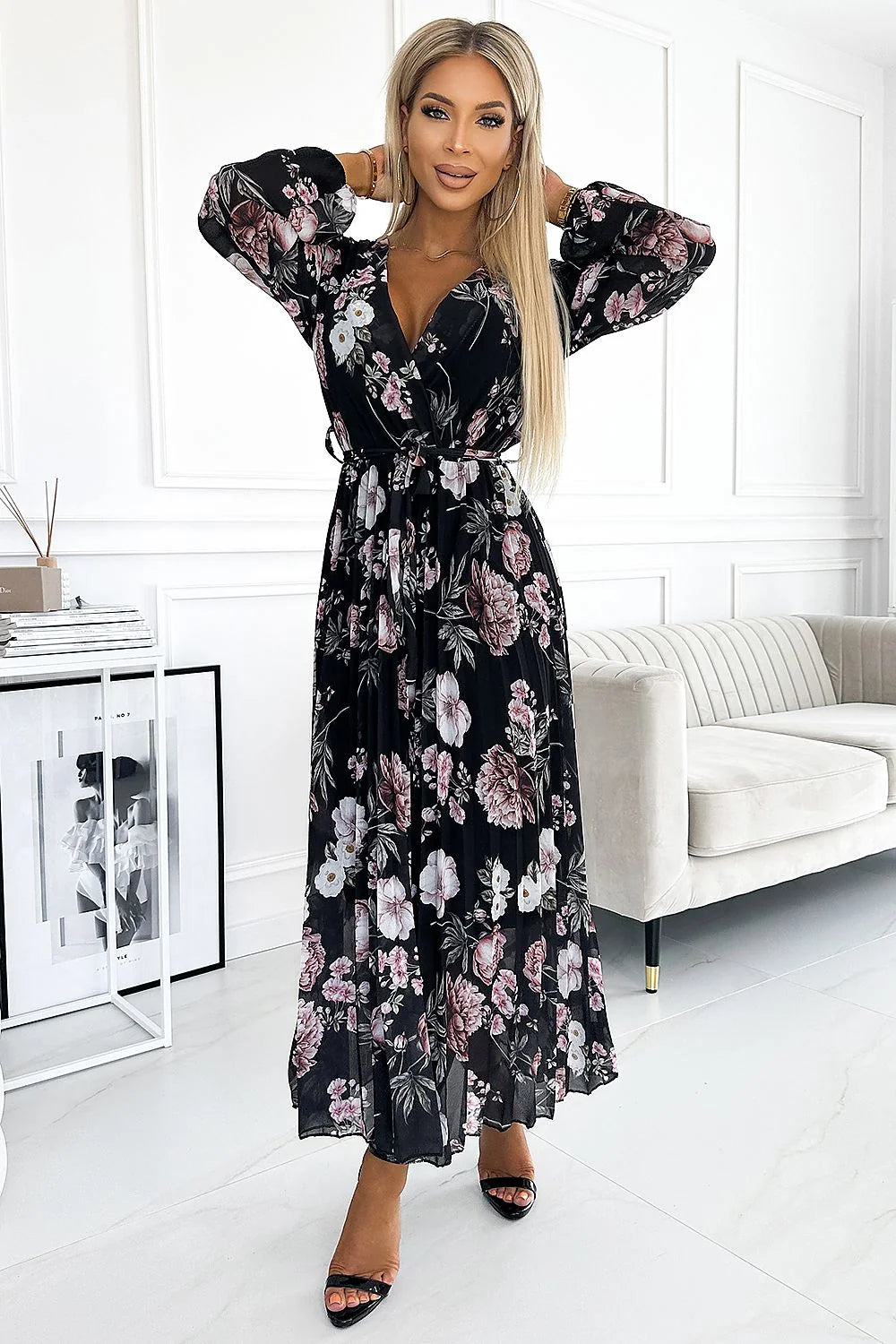 Robe de cocktail élégante longue manches longues encolure V croisée motif floral rose noir femme