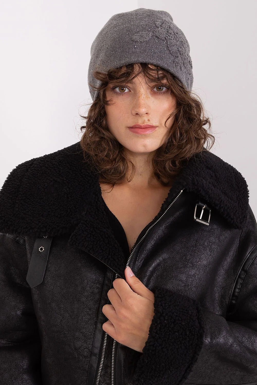 Bonnet d'hiver pour femme en cachemire strass design floral ajusté confortable élégant style aviateur hiver 2023
