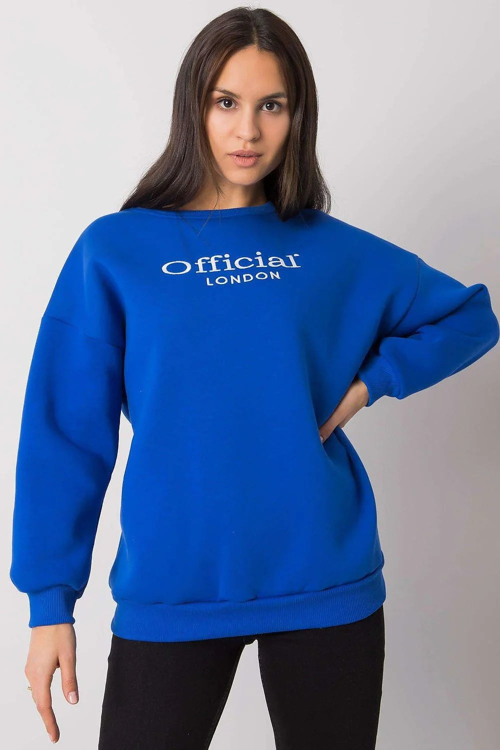 Sweatshirt coton bleu marine style urbain décontracté manches longues inscription mode femme moderne chic