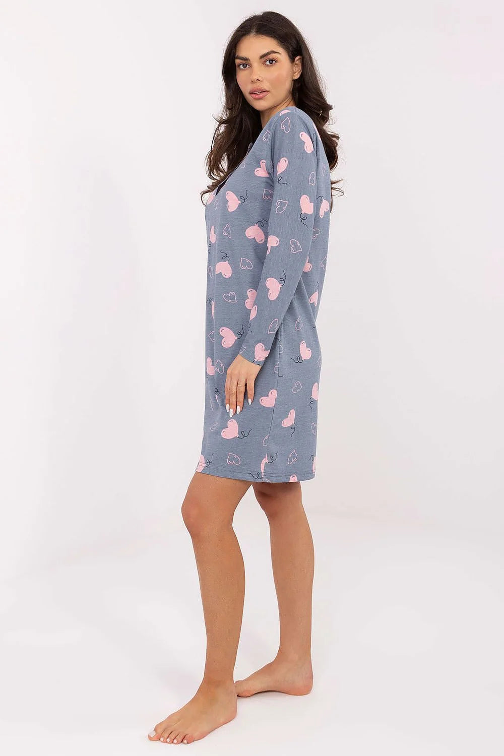 chemise nuit femme coton confortable respirante manches longues décolleté V coeurs rose bleu gris longueur genou coupe droite quatre boutons