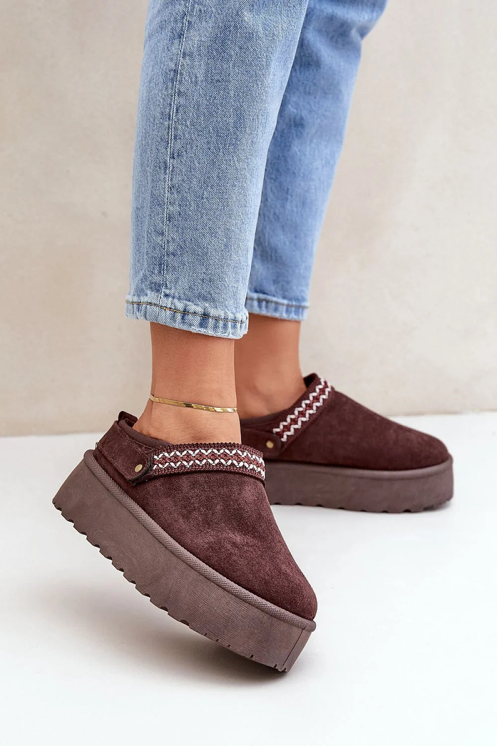 Bottes de neige Step in style en suédine écologique, fourrure, semelle compensée, design moderne, élégance intemporelle pour femmes