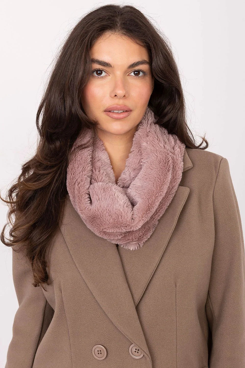 snood col femme tube volumineux épais pelucheux ultra doux cocooning chaud élégant intemporel rose poudré luxe confort