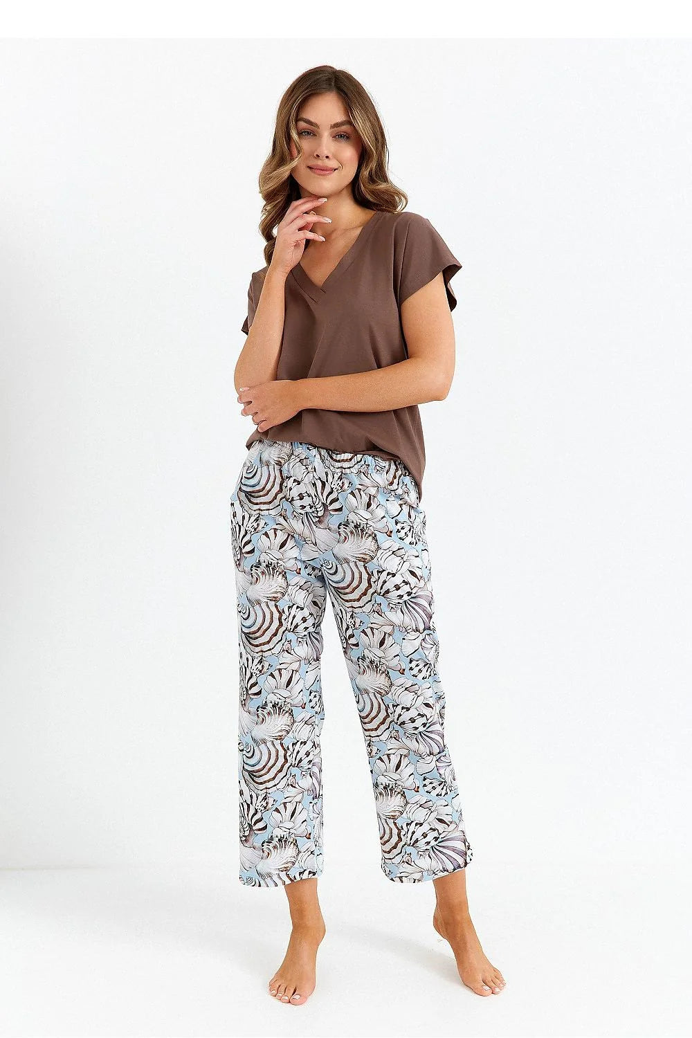 Pyjama Cana pour femme modern style V-neck manches courtes pantalon 7/8 floral print imprimé tissu léger élastique waist